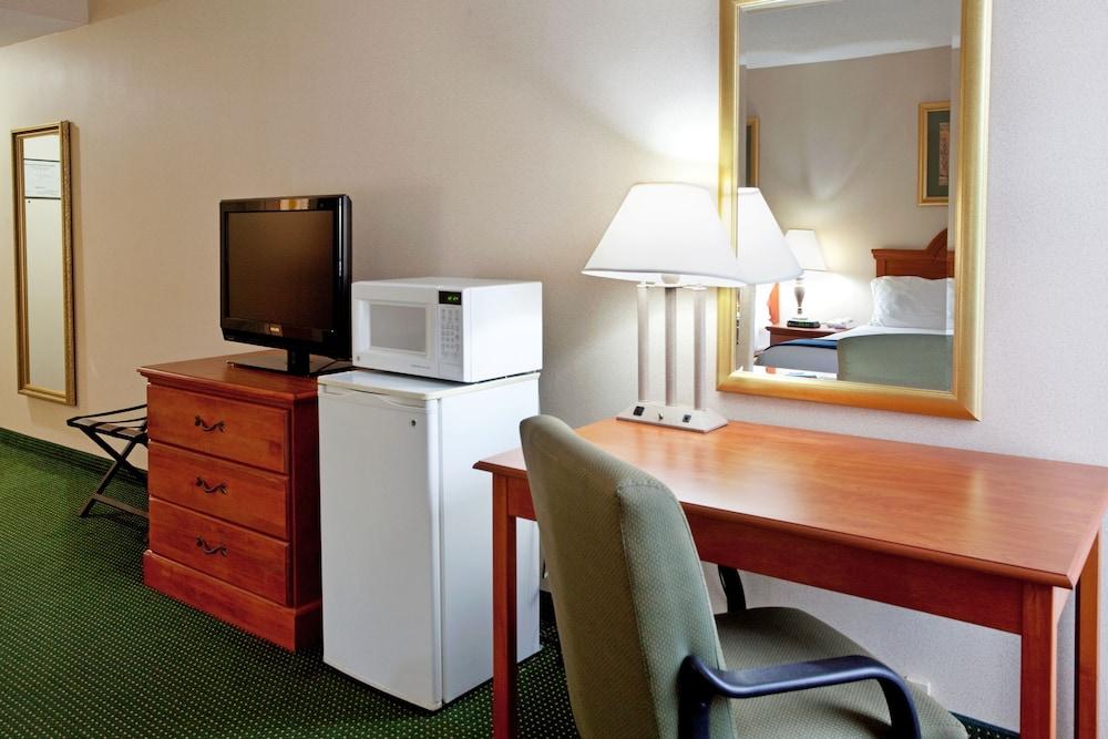 Holiday Inn Express Anderson I-85 - Exit 27- Highway 81 By Ihg Exterior photo
